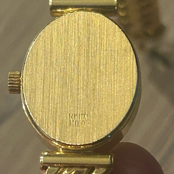 🌿14k Rare Yellow Gold Milor Italy Vicence Quartz Oval Case Watch - Picture 6 of 7